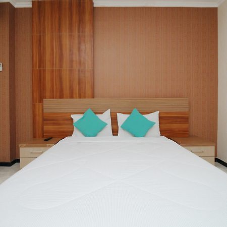 Hotel Myzone Homtel Semarang Esterno foto