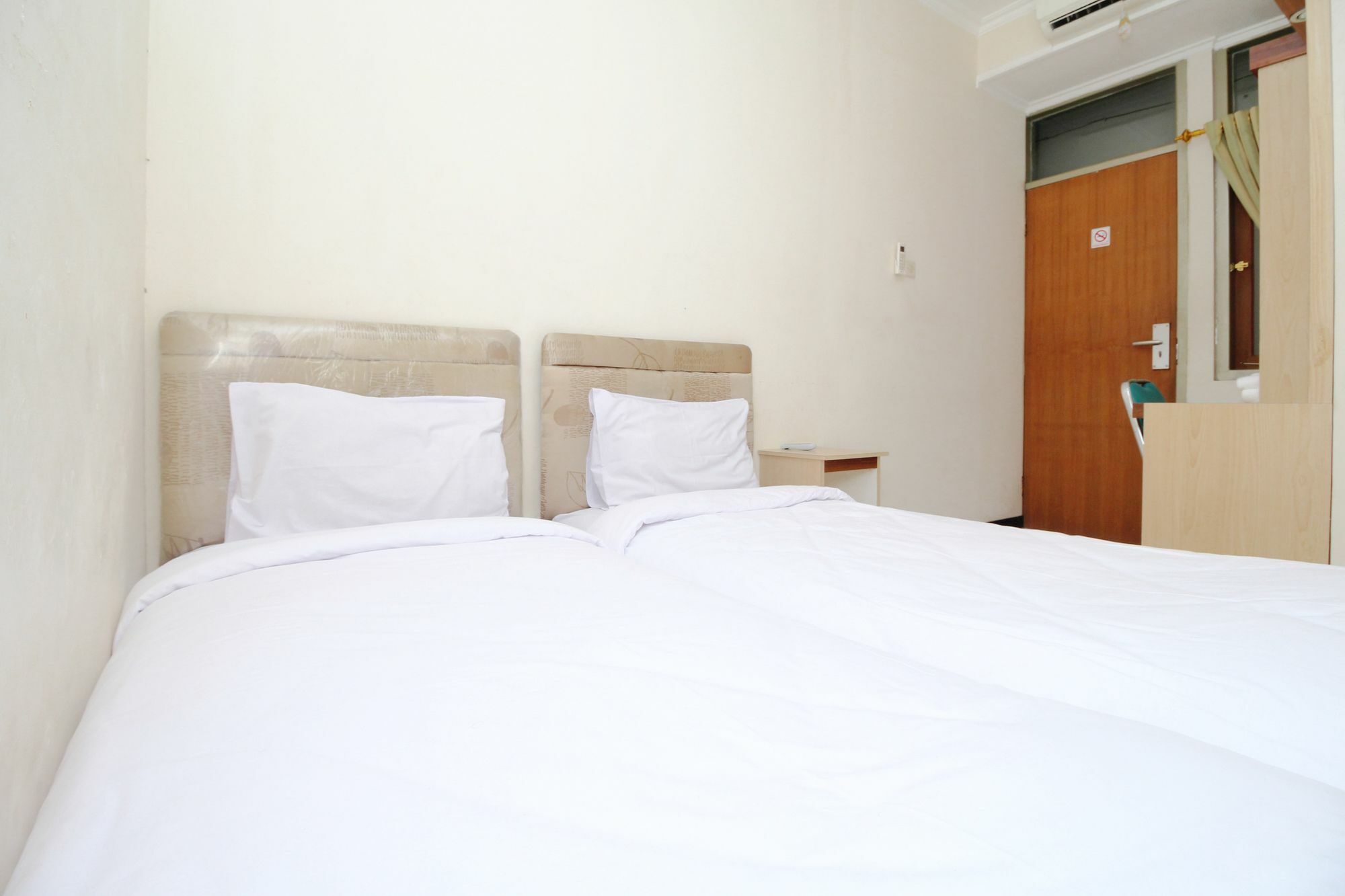 Hotel Myzone Homtel Semarang Esterno foto