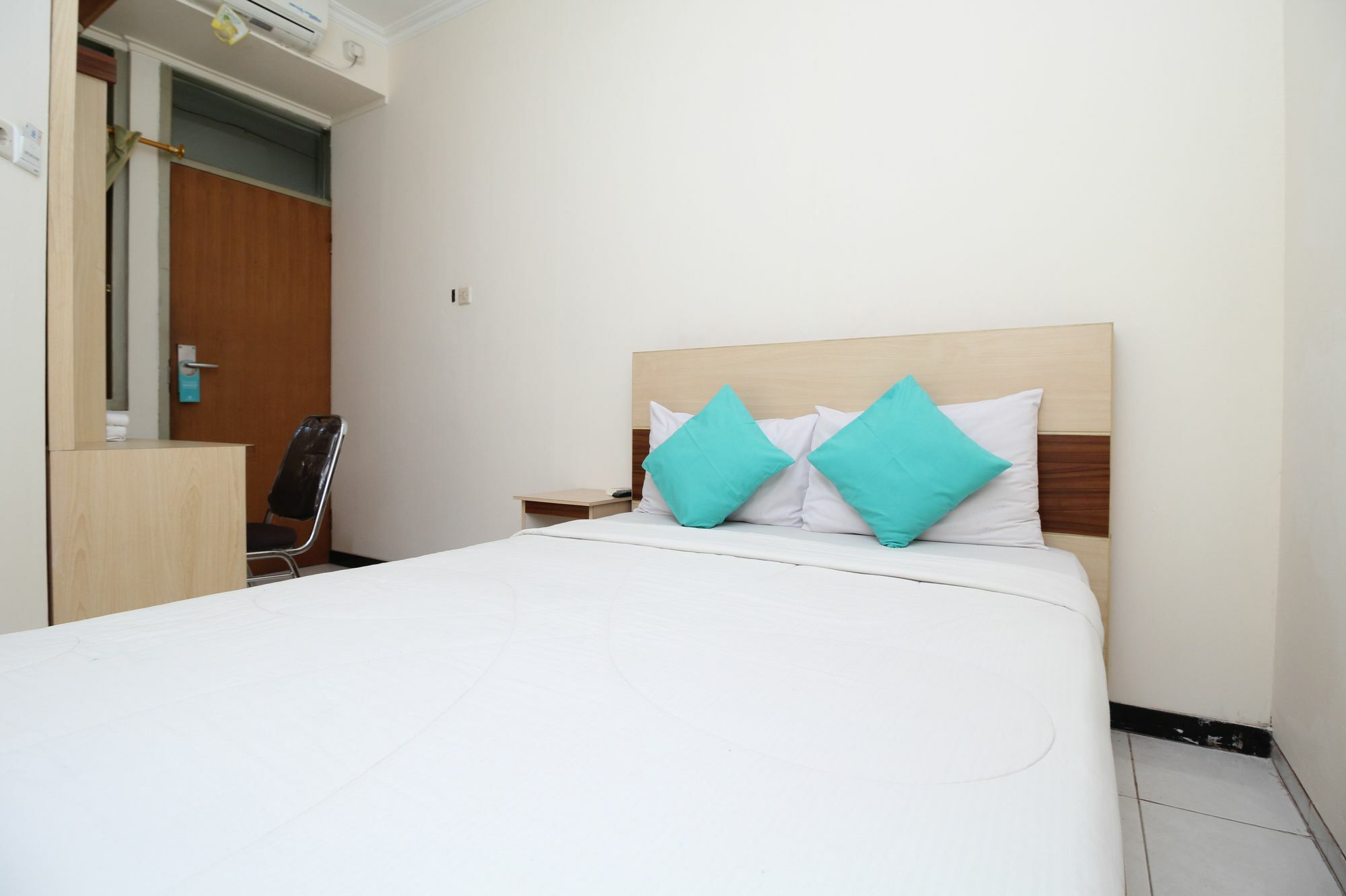 Hotel Myzone Homtel Semarang Esterno foto