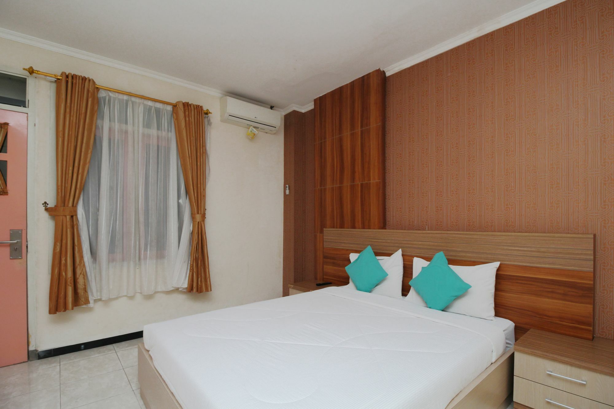 Hotel Myzone Homtel Semarang Esterno foto
