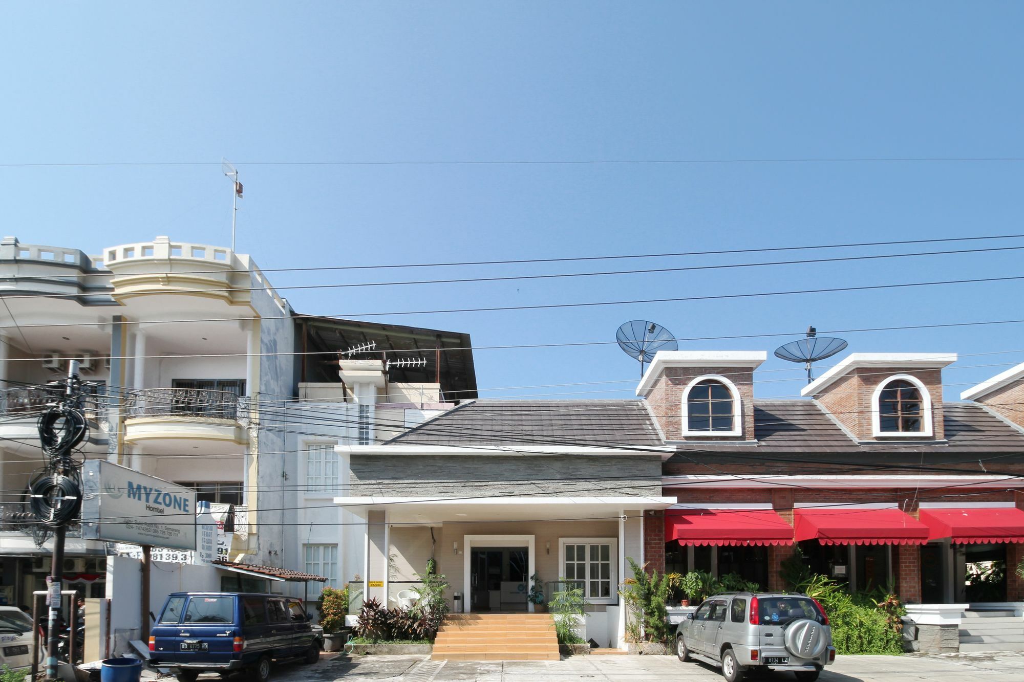 Hotel Myzone Homtel Semarang Esterno foto