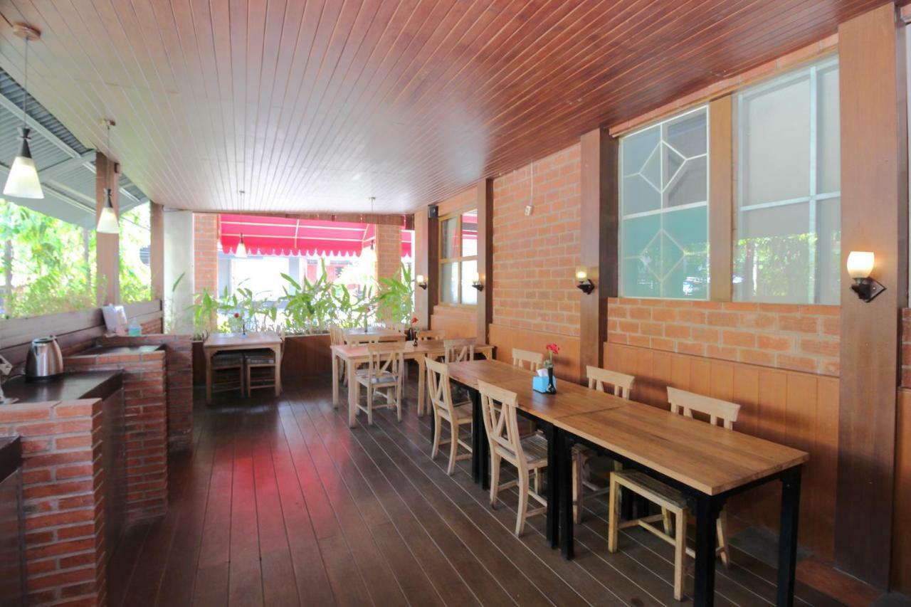 Hotel Myzone Homtel Semarang Esterno foto