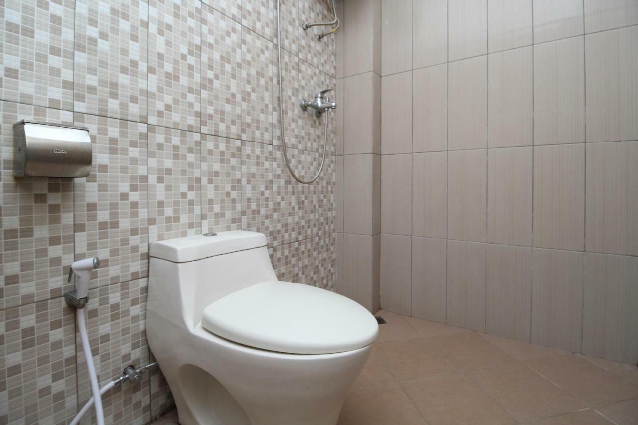 Hotel Myzone Homtel Semarang Esterno foto
